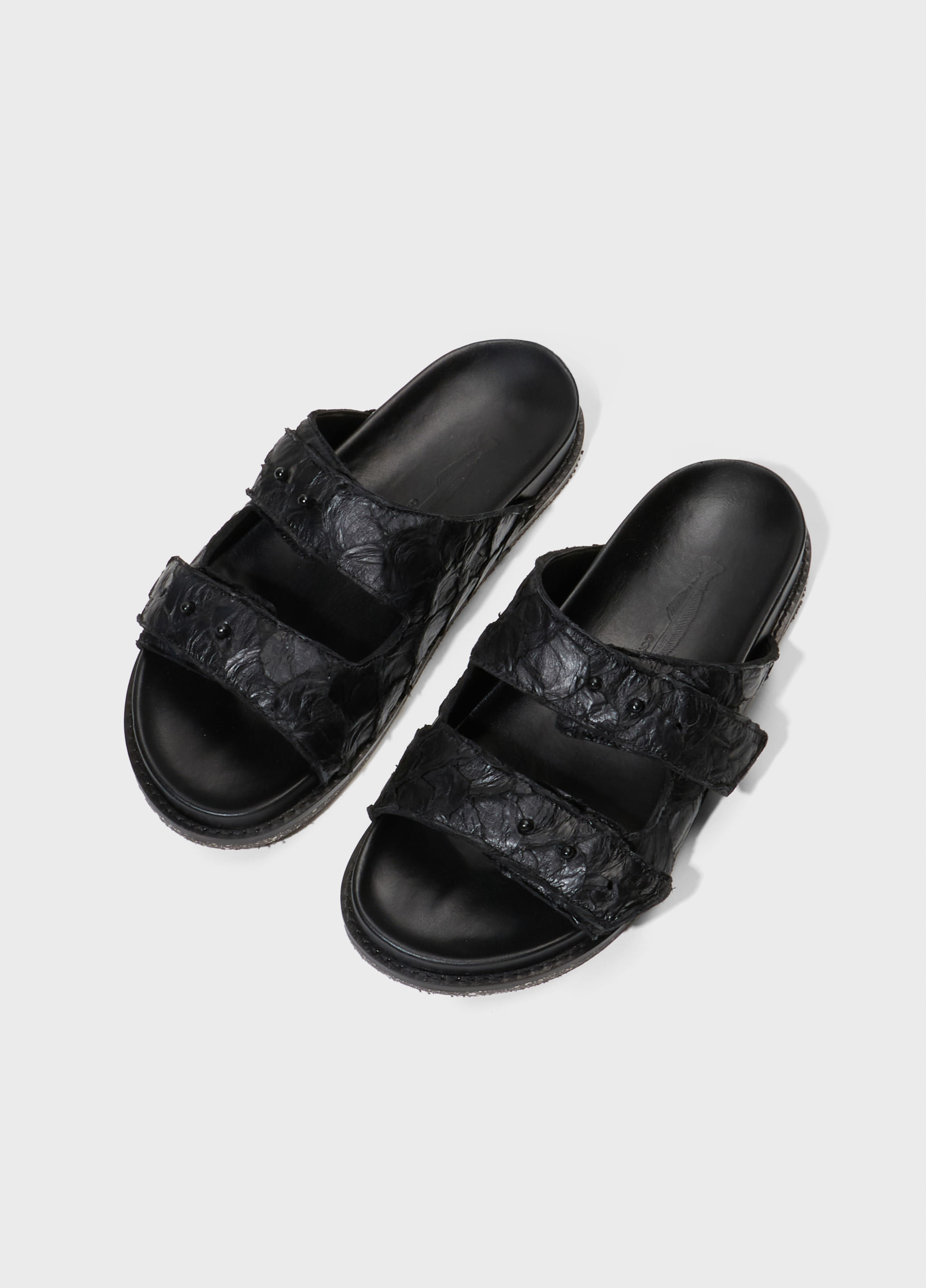 Sandalia slide tiras pirarucu