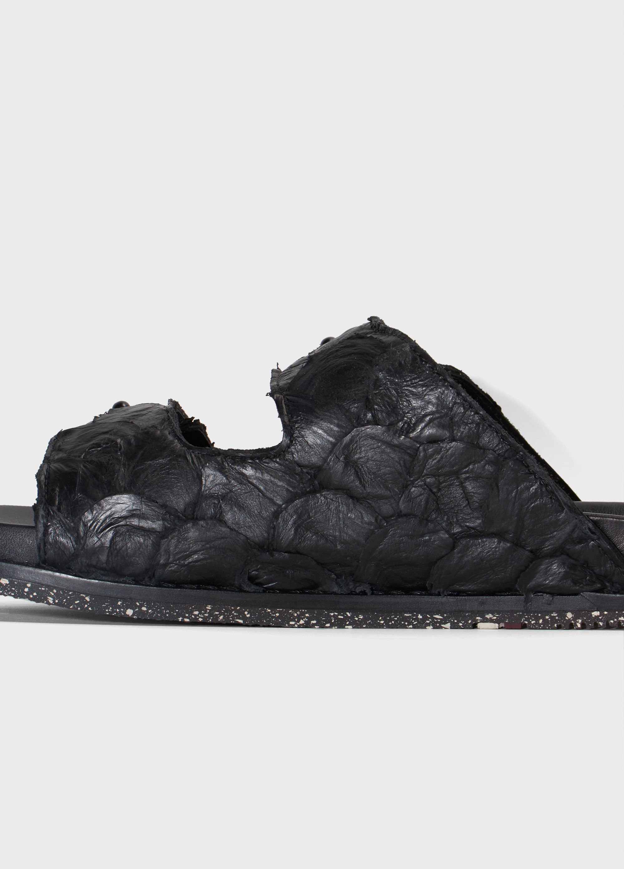 Sandalia slide tiras pirarucu