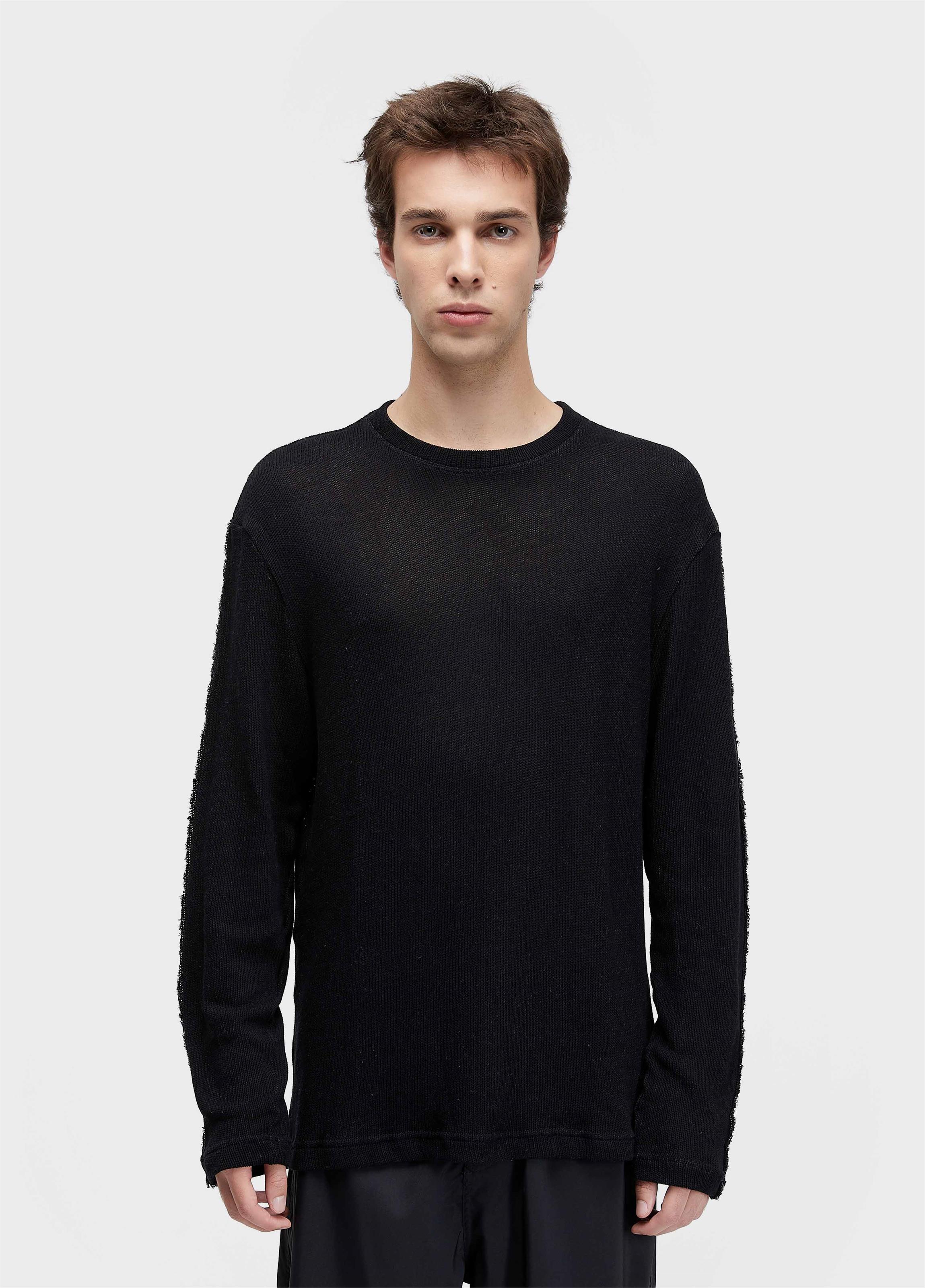 T-shirt over knit texture seam