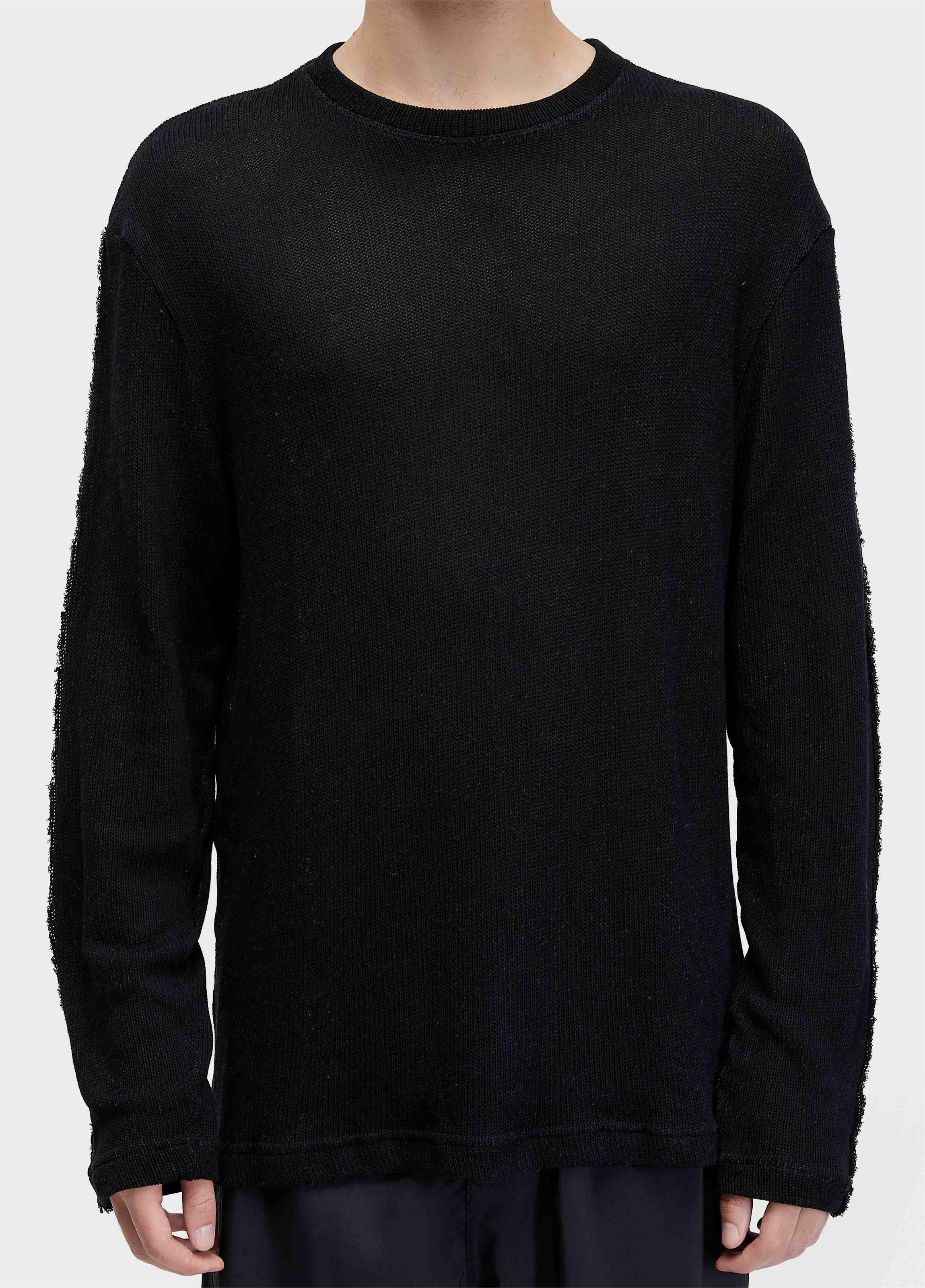 T-shirt over knit texture seam