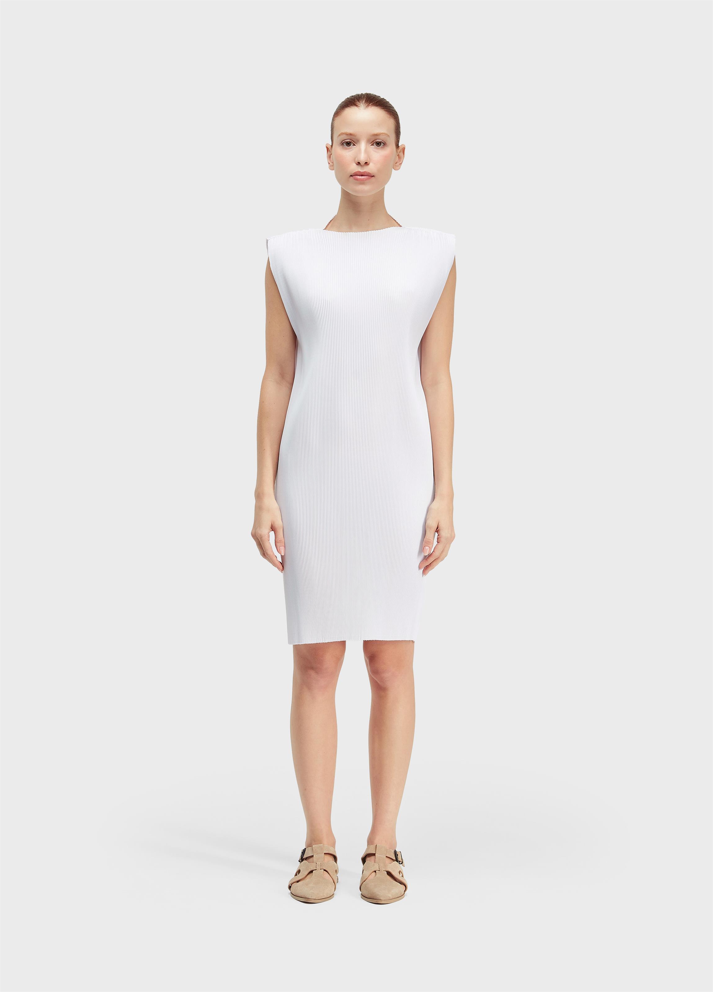 Vestido plissado curto