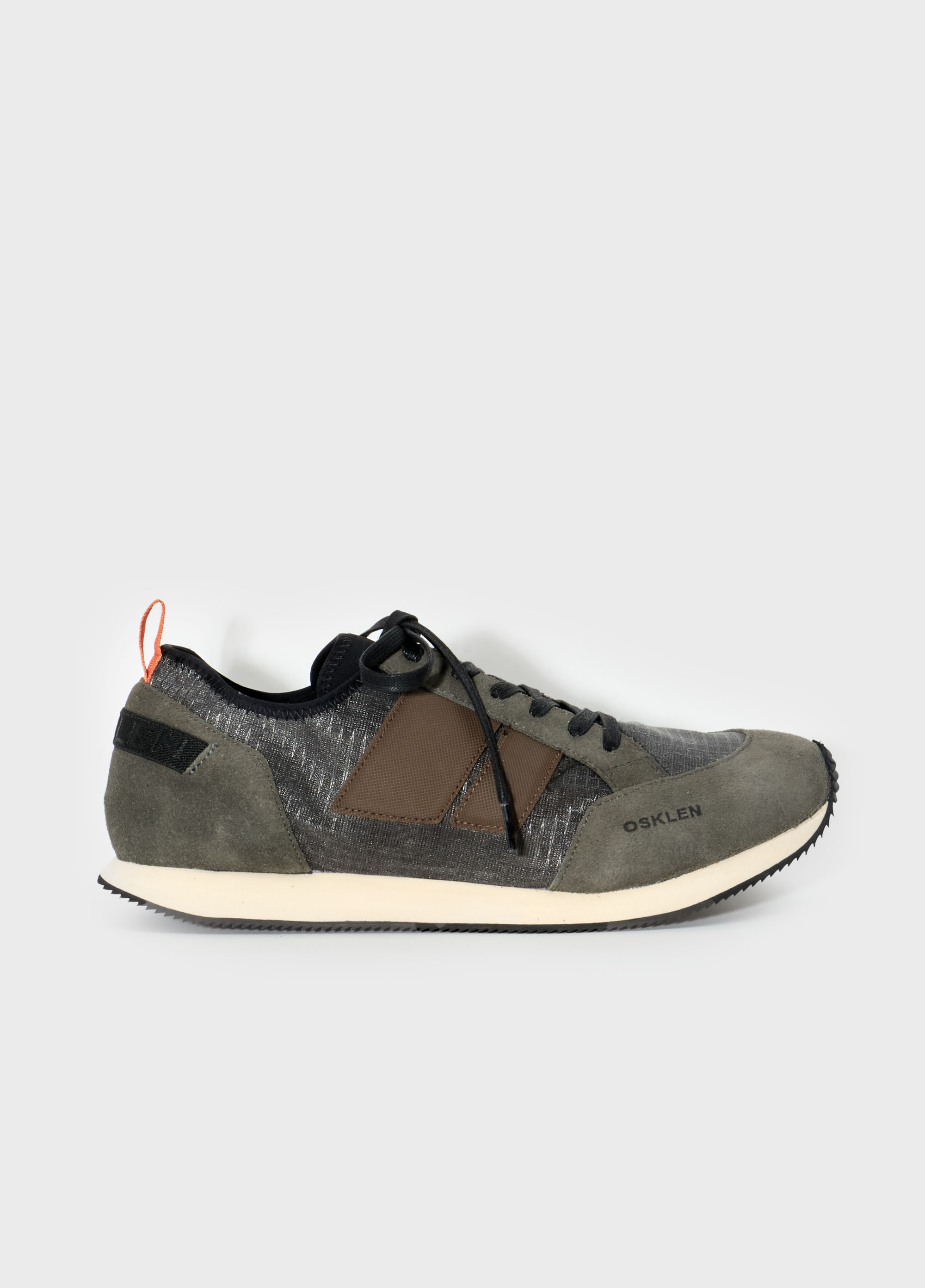Tênis runner straps