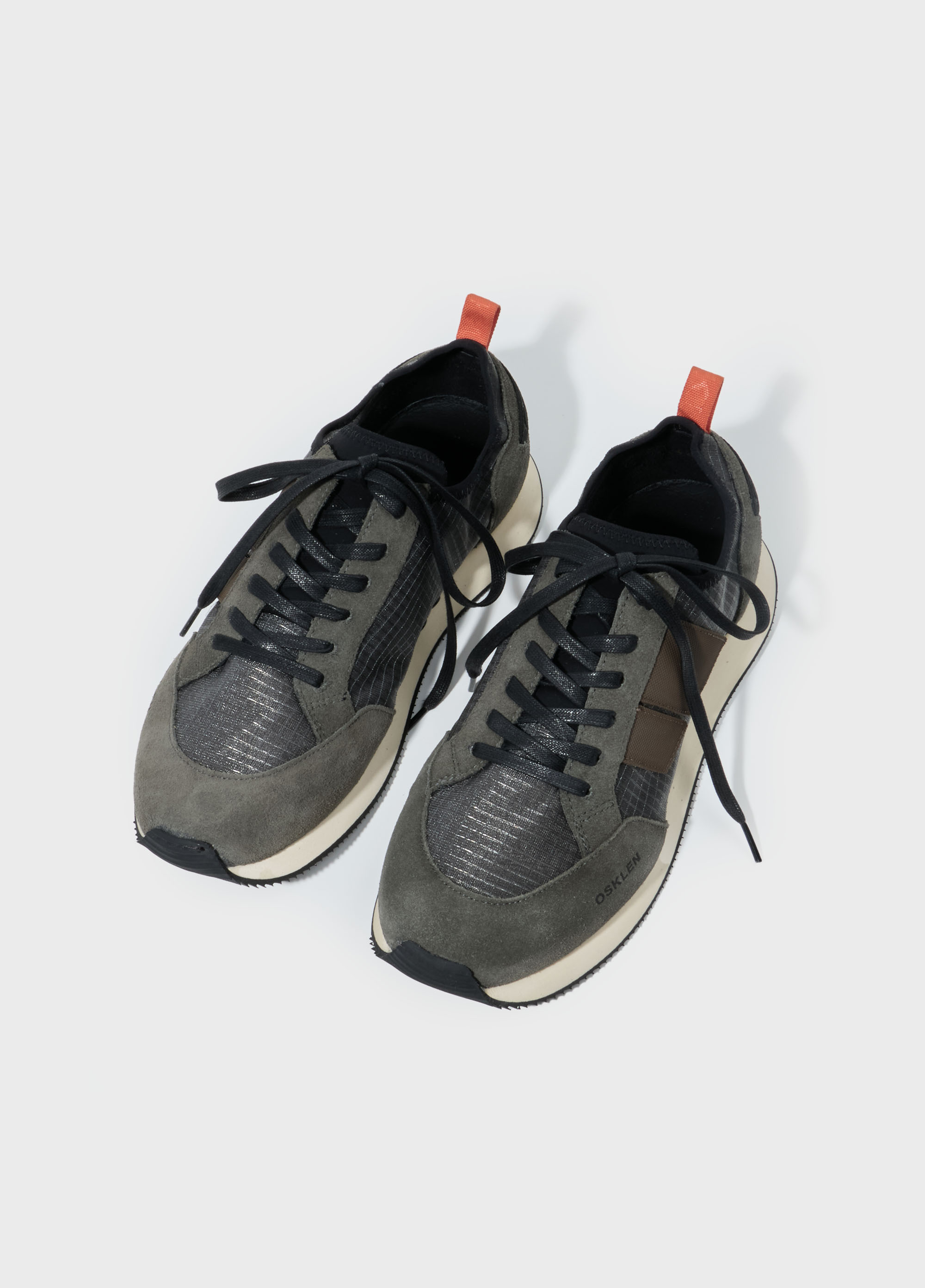 Tênis runner straps